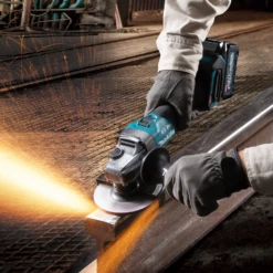 Makita GAG01M1 40V Max XGT 4-1/2" / 5" Angle Grinder Kit -Best Tool Shop image 6df57ac5 f6c3 4a77 9ca1 785865b2a7d8