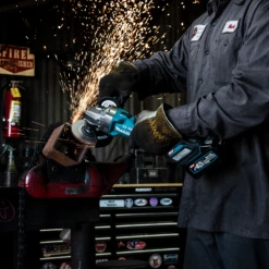 Makita GAG01M1 40V Max XGT 4-1/2" / 5" Angle Grinder Kit -Best Tool Shop image acdb4729 7379 4912 8278 c1e6d388bf82
