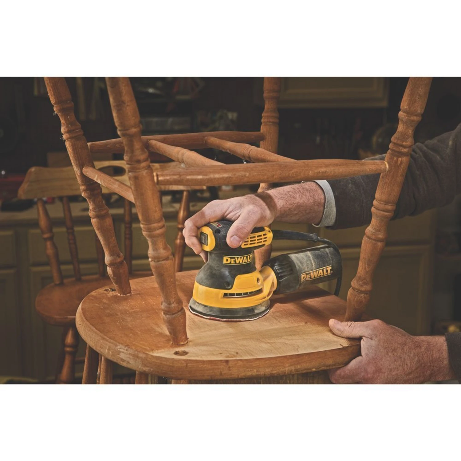 DeWalt DWE6421 5" Random Orbit Palm Sander 6 DeWalt DWE6421 5" Random Orbit Palm Sander - Image 4