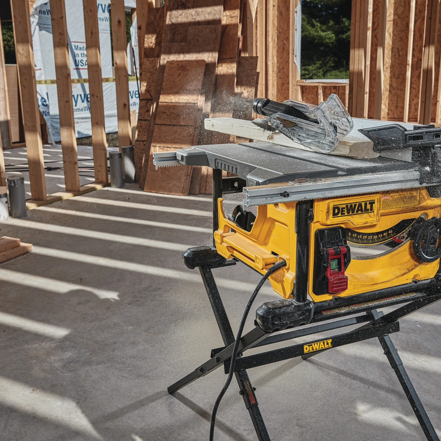 DeWalt DWE7485 8-1/4" Compact Jobsite Table Saw 5 DeWalt DWE7485 8-1/4" Compact Jobsite Table Saw - Image 3