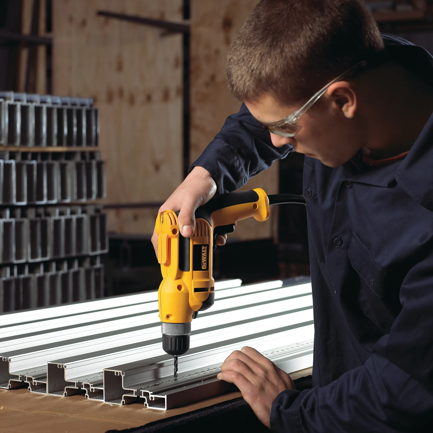 DeWalt DWD110K 3/8" VSR Pistol Grip Drill Kit With Keyless Chuck 5 DeWalt DWD110K 3/8" VSR Pistol Grip Drill Kit With Keyless Chuck - Image 3